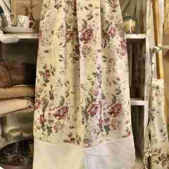 tovaglia in cotone con fantasia floreale