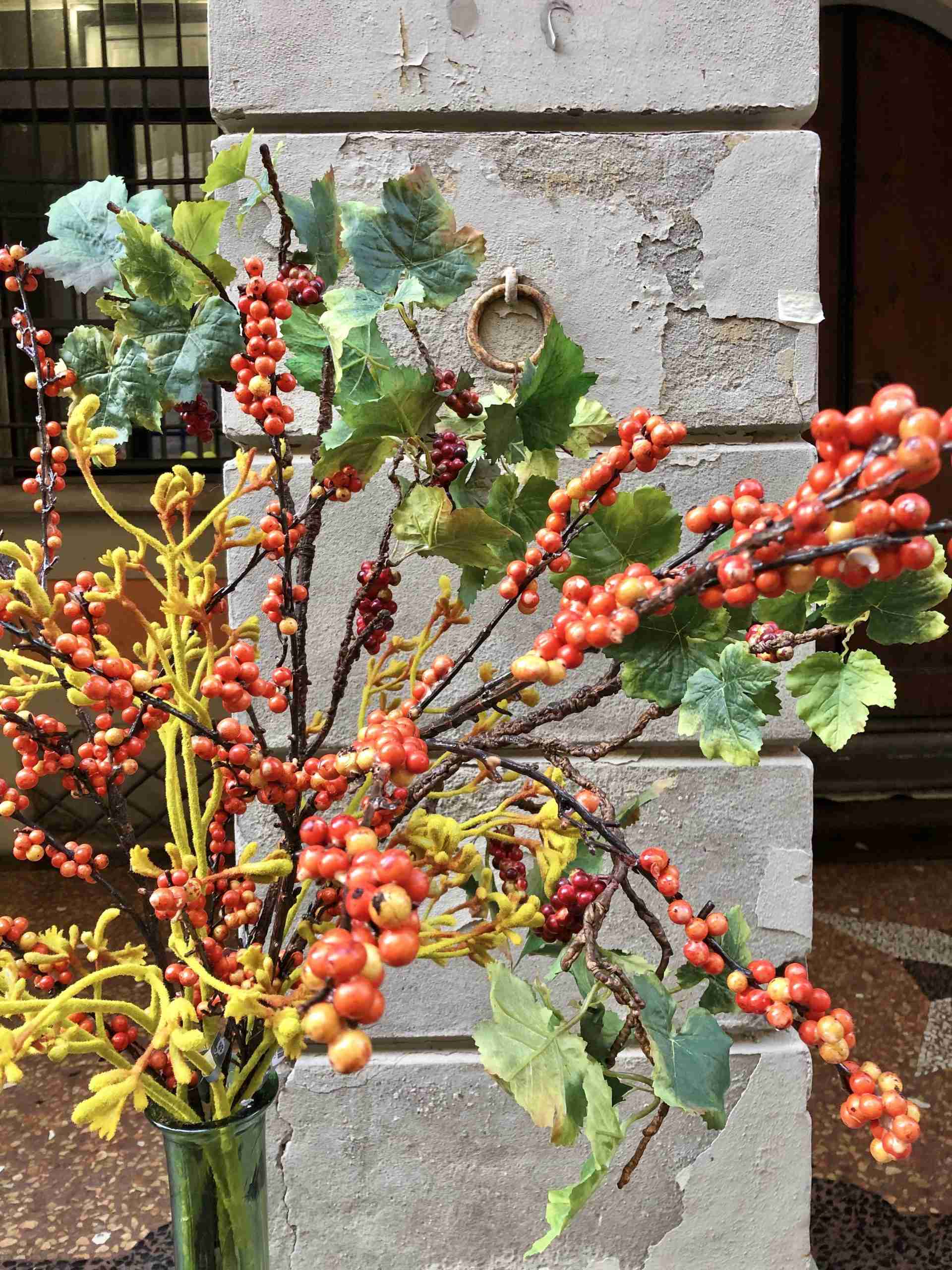 zoom composizione di fiori "l'autunno in bottiglia"
