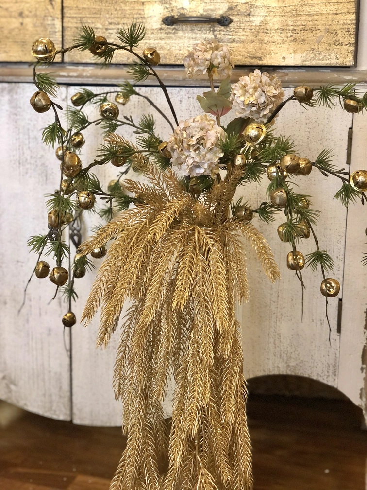rametto di pino artificiale composto da 4 rami e campanelli
