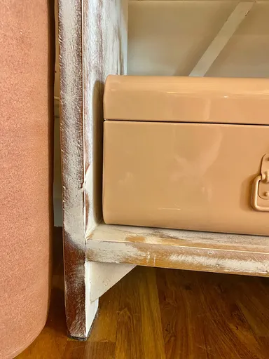 piedini Libreria in legno decapato bianco