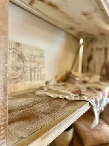 scaffale libreria in legno decapato bianco
