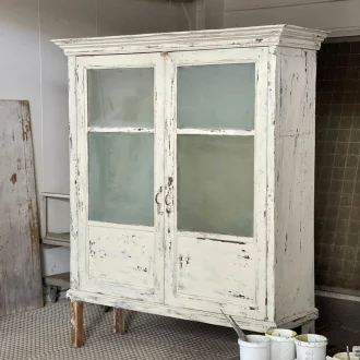 credenza vintage con vetrina