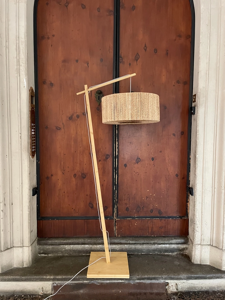 lampada da terra in bambù e juta eco-friendly