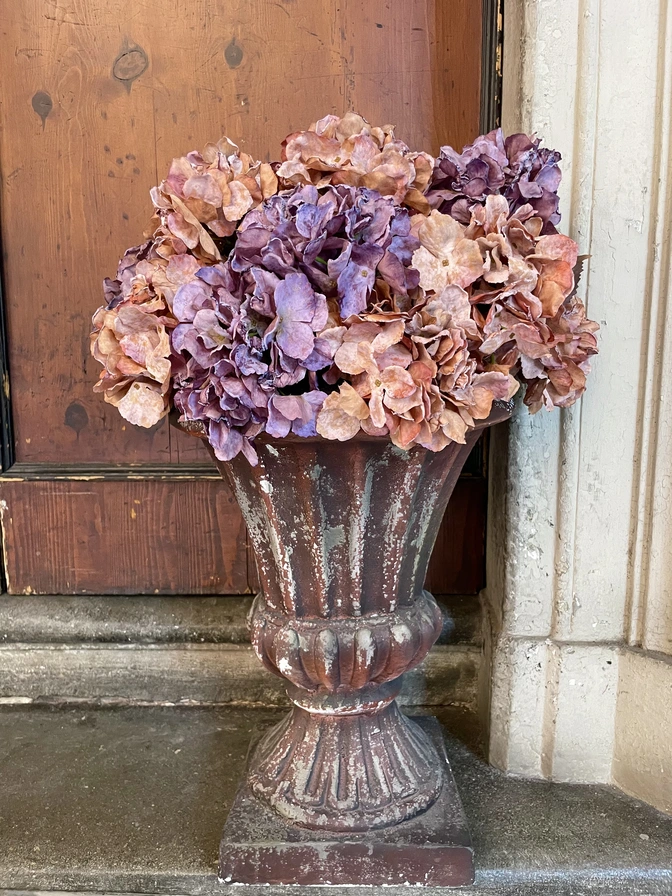 Bouquet di ortensie viola e rosa - immagine 2