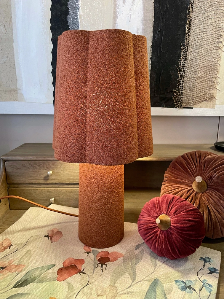 lampada bouclé dai toni naturali