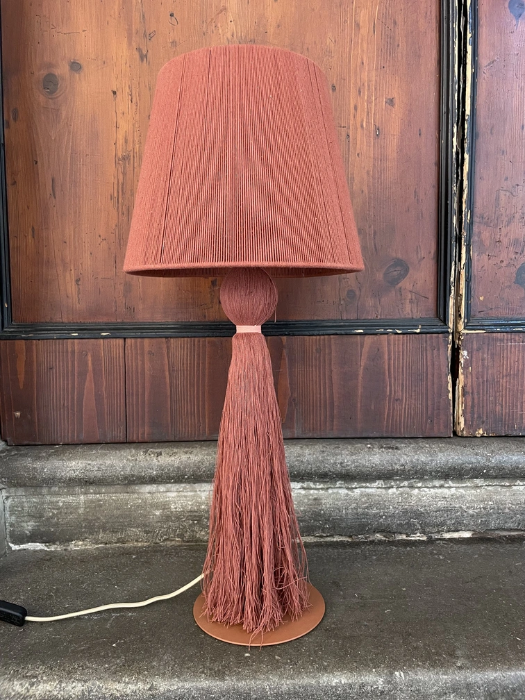 lampada da tavolo con frange