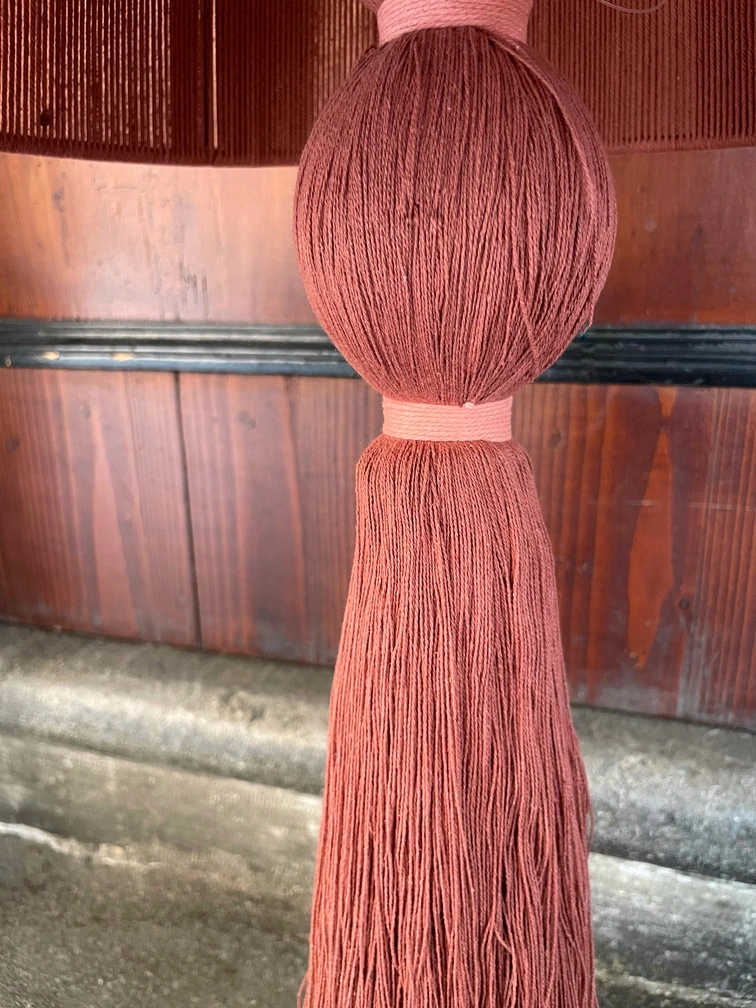 lampada da tavolo con frange in cotone
