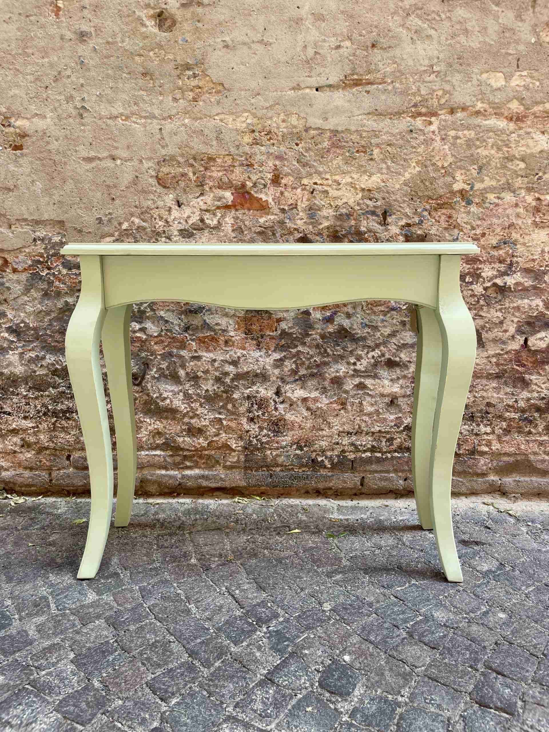 Consolle in legno con gambe a sciabola