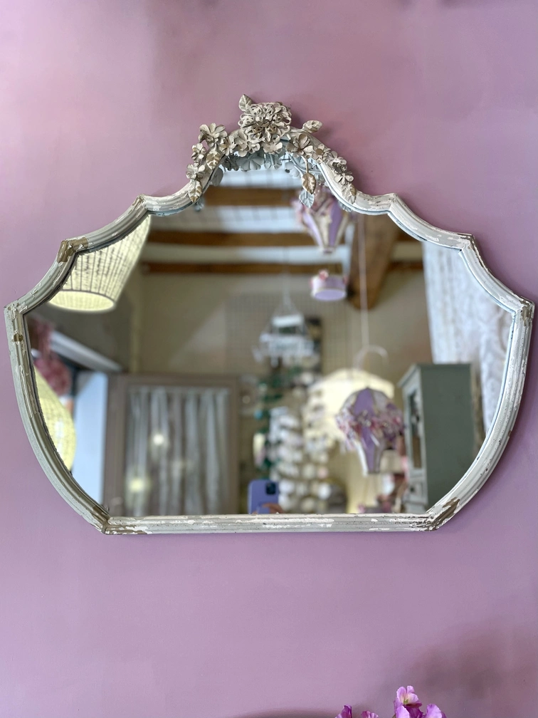Specchio dal profilo irregolare Shabby Chic